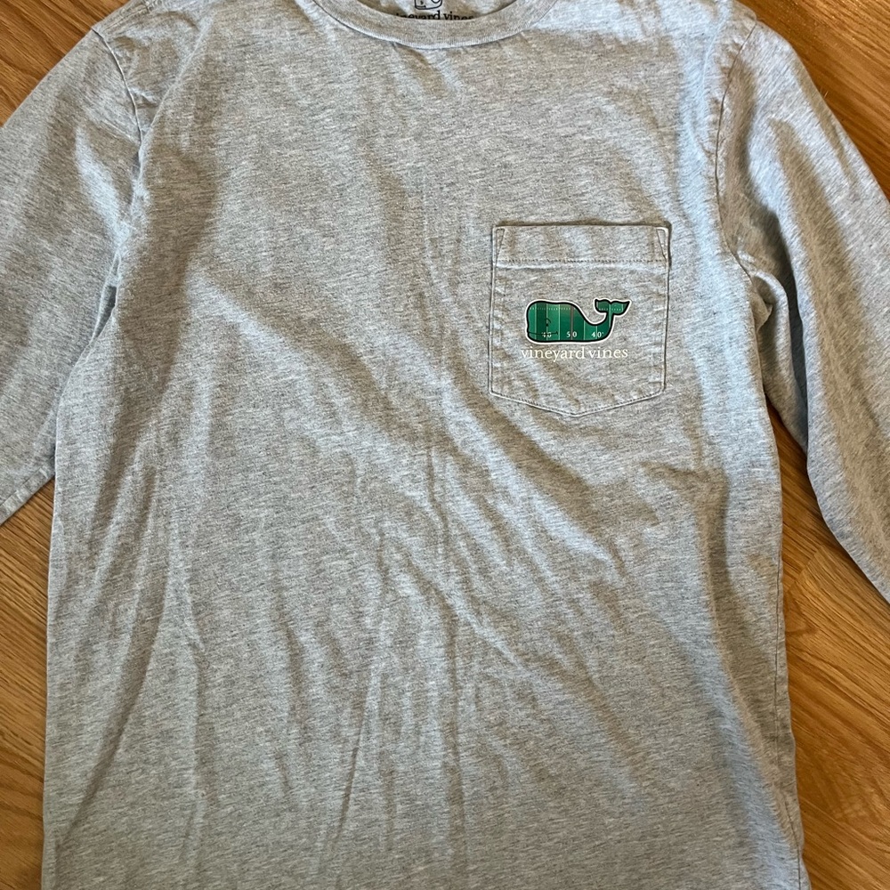 Vineyard Vines t shirt Size XS‎